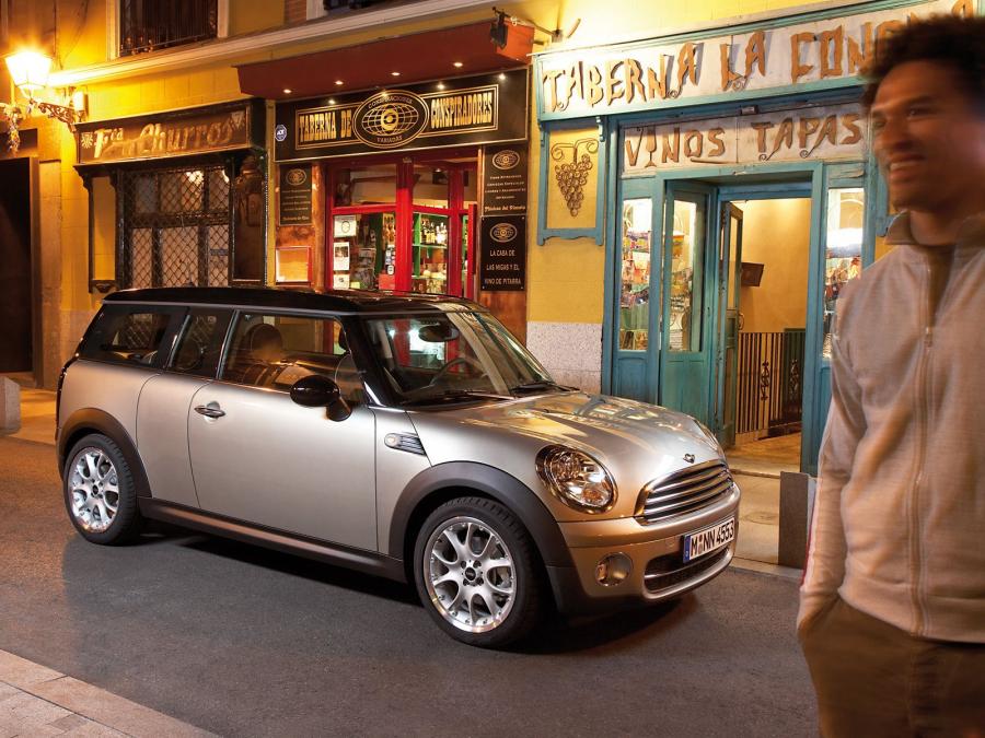  Mini Cooper D Clubman 2007 года  (фото 2 из 24)